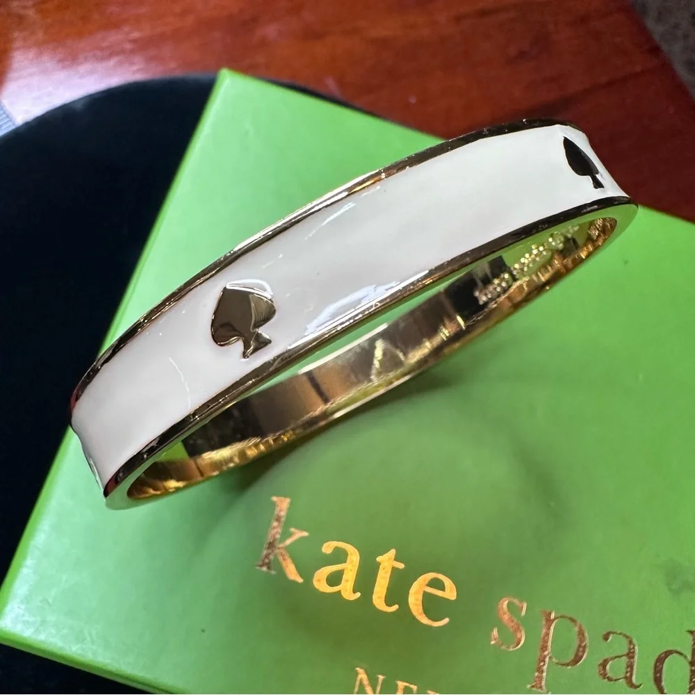 Kate Spade - "Spot the Spade" Bracelet, cream enamel and gold - Picture 1 of 6